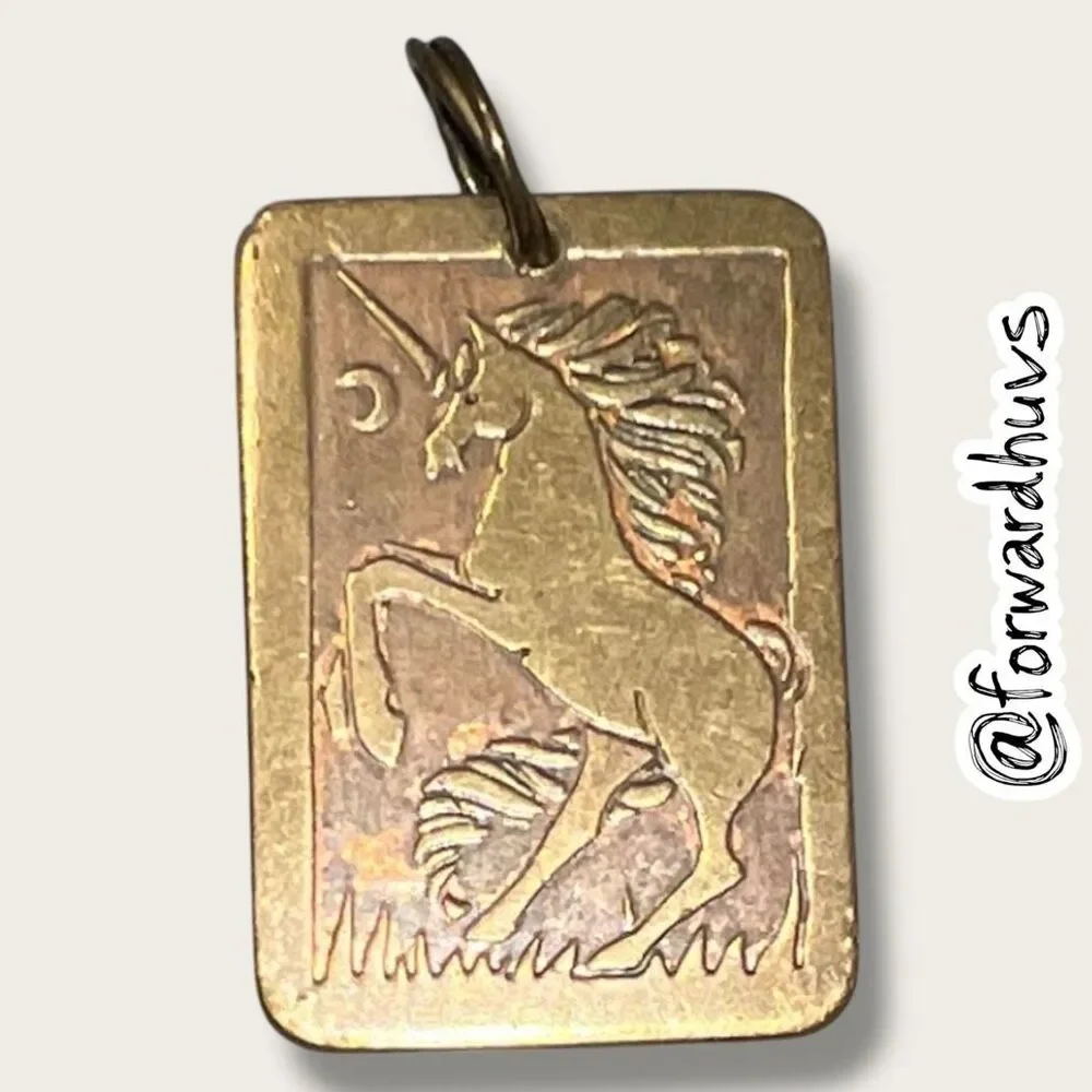 Engraved Unicorn Pendant – Brass-Tone Fantasy Design – Vintage - Picture 4 of 8